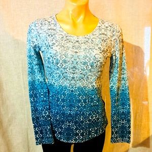 Liz Claiborne teal and blue ombre paisley thermal. Small